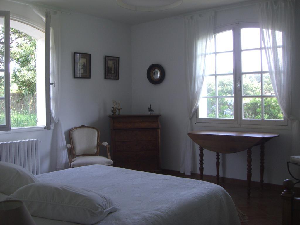 Le Mas De Notre-Dame Acomodação com café da manhã La Londe-les-Maures Quarto foto